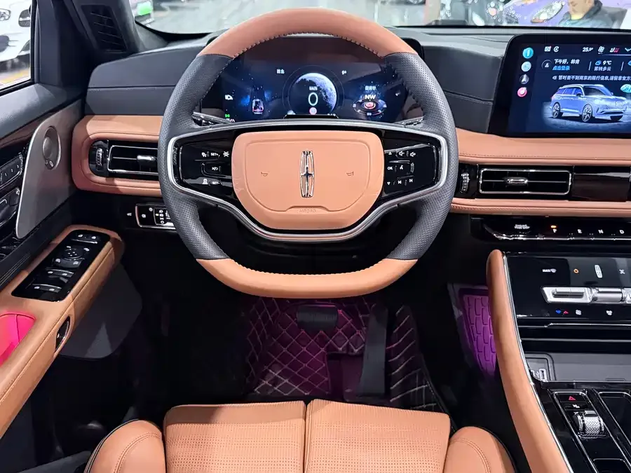 Lincoln Aviator Aviator 2024 3.0T V6 4WD Presidential Edition 6 Seaters 2025 — миниатюра 3