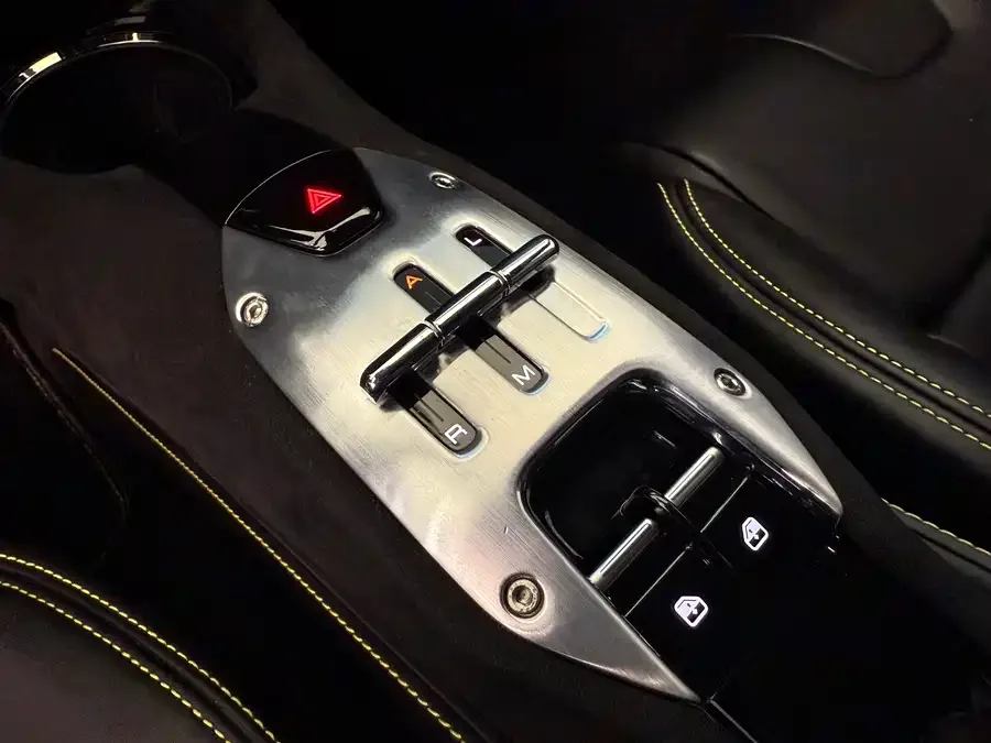Ferrari SF90 Spider SF90 2020 3.9T V8 Stradale 2023 — миниатюра 4