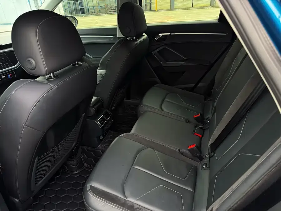 Audi Q3 SPORTBACK 2023 40 TFSI Fashion Edition 2023 — миниатюра 3