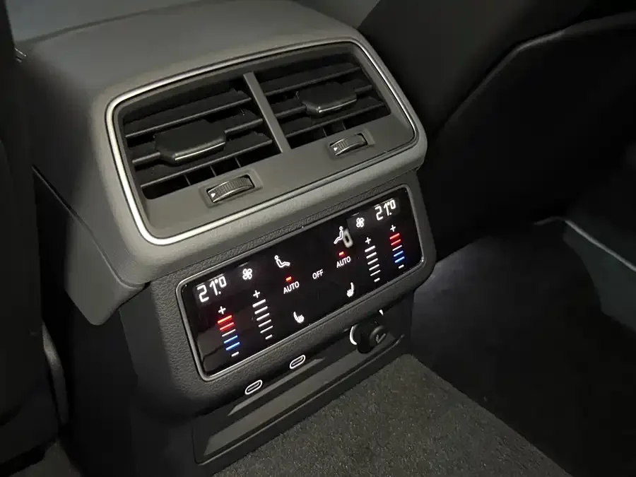 Audi A7L 2024 45 TFSI quattro RS package racing version 2024 — миниатюра 3