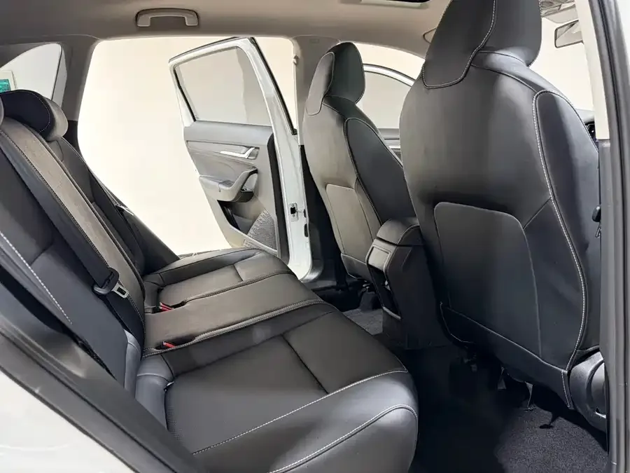Skoda Kamiq Komic 2023 1.5L automatic comfort version 2023 — миниатюра 5