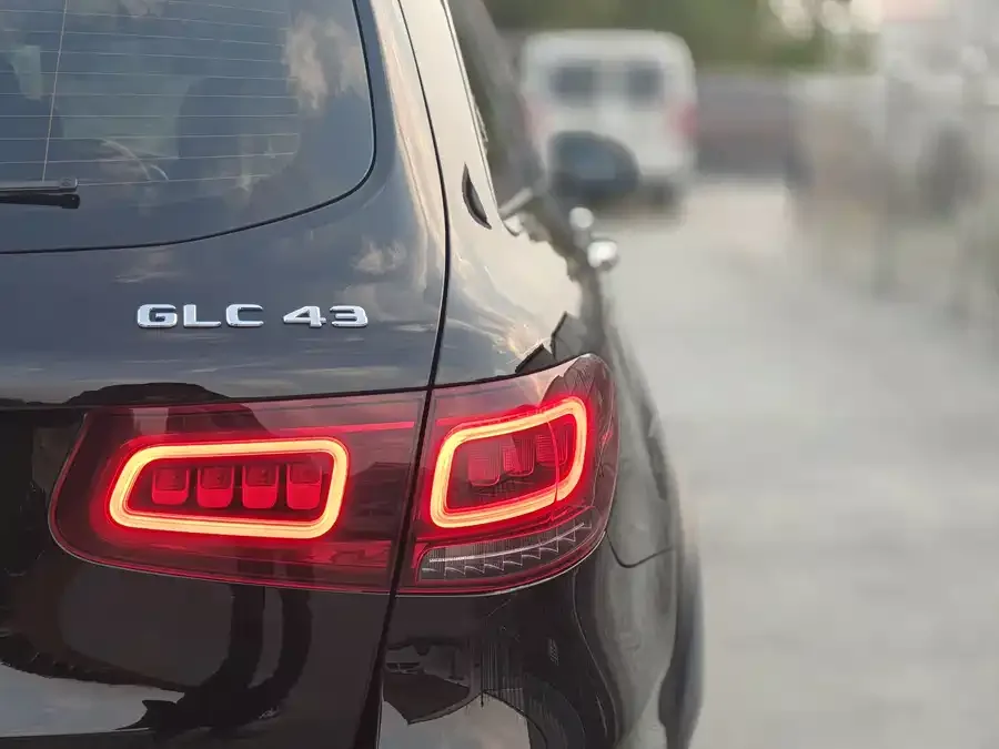 Mercedes-Benz GLC AMG Mercedes-Benz GLC AMG 2022 AMG GLC 43 4MATIC 2022 — миниатюра 3