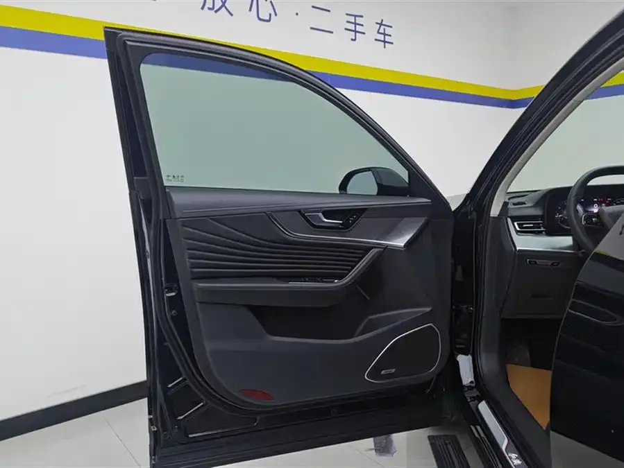 Hongqi HS5 Hongqi HS5 2023 2.0T Flagship Pro Edition 2024 — миниатюра 4
