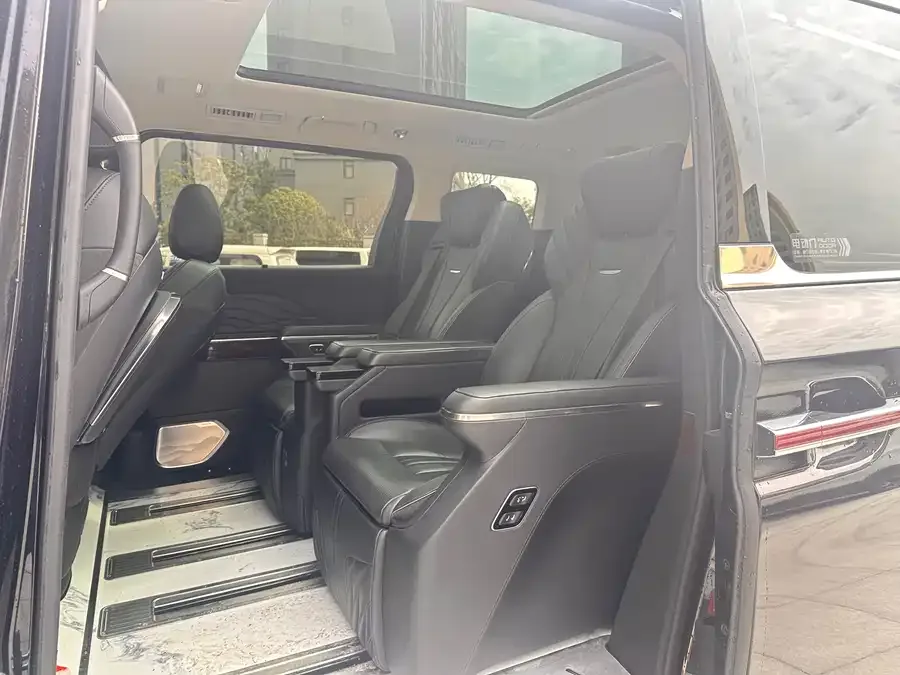Hongqi HQ9 Hongqi HQ9 2023 2.0T Zhilian Flagship Edition 2022 — миниатюра 3