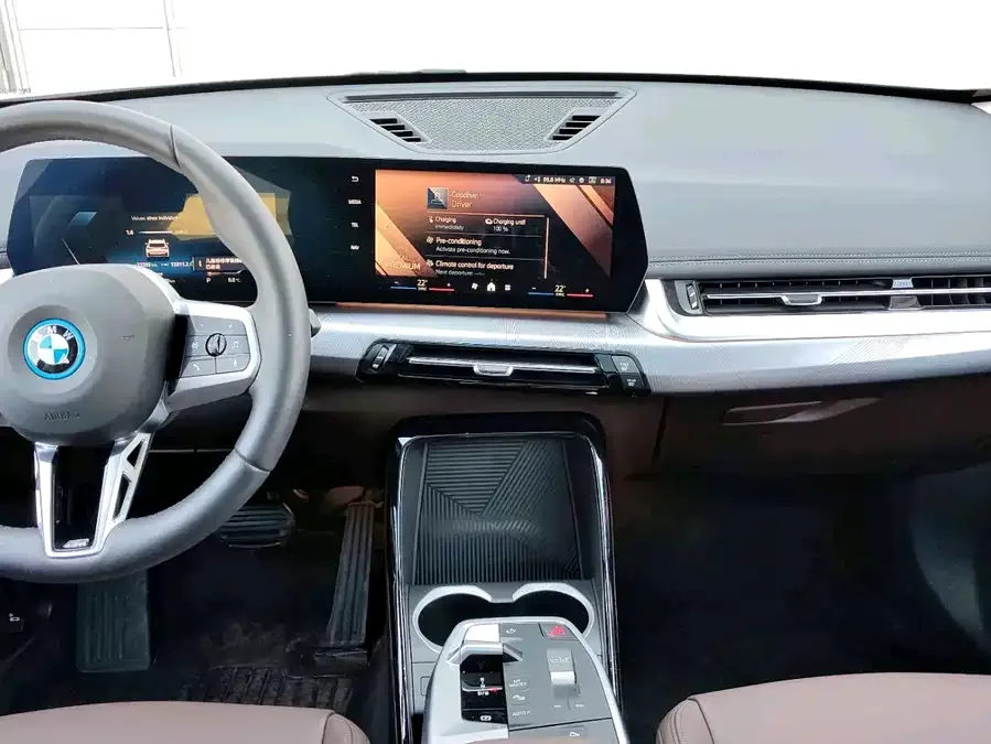 BMW iX1 2023 eDrive25L M Sport Package 2025 — миниатюра 3