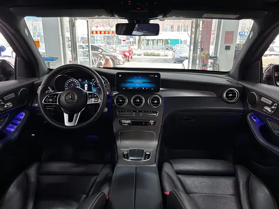 Mercedes-Benz GLC-Class Mercedes-Benz GLC 2023 GLC 260 L 4MATIC luxury 5-seater 2023 — миниатюра 3