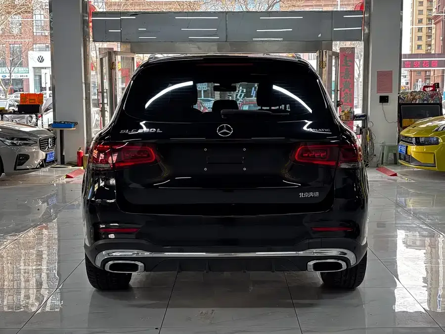 Mercedes-Benz GLC-Class Mercedes-Benz GLC 2023 GLC 260 L 4MATIC luxury 5-seater 2023 — миниатюра 4