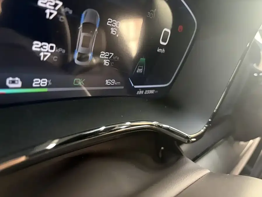 BYD Second-hand Han 2023 EV Champion Edition 605KM Front-wheel Drive Premium 2023 — миниатюра 4