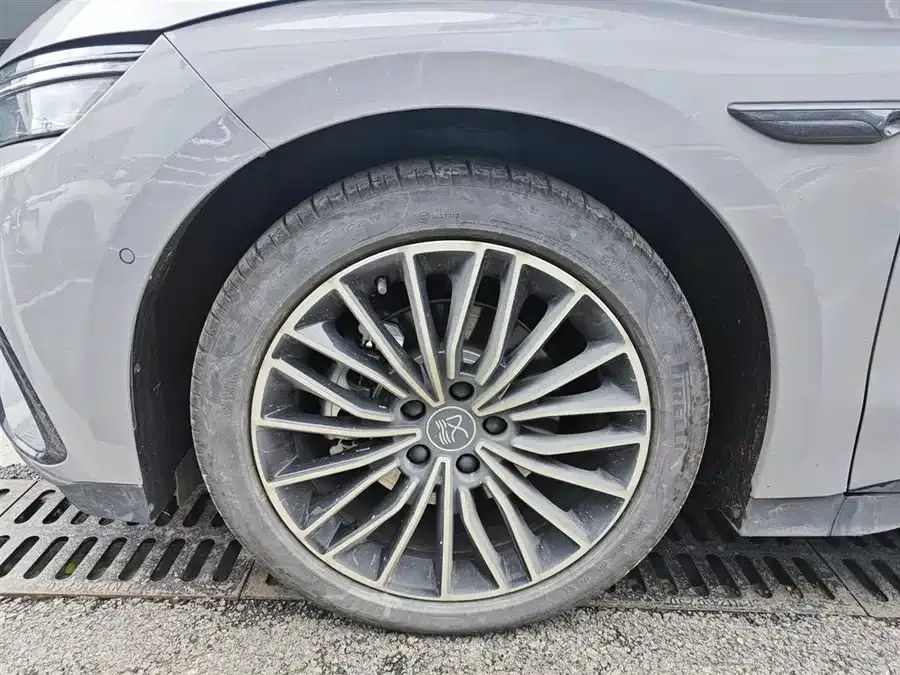 BYD Second-hand Han 2025 DM-i Intelligent Driving Edition 125KM LiDAR Flagship Model 2025 — миниатюра 4