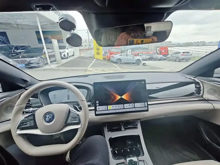 BYD Second-hand Han 2025 DM-i Intelligent Driving Edition 125KM LiDAR Flagship Model 2025 — миниатюра 5