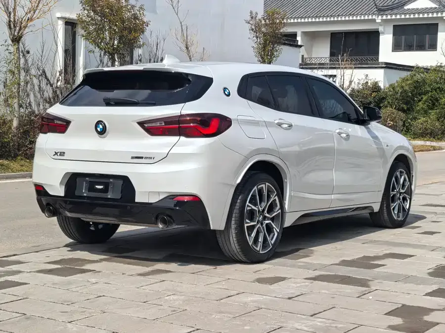 BMW X2 2022 sDrive25i Night Edition 2022 — миниатюра 2