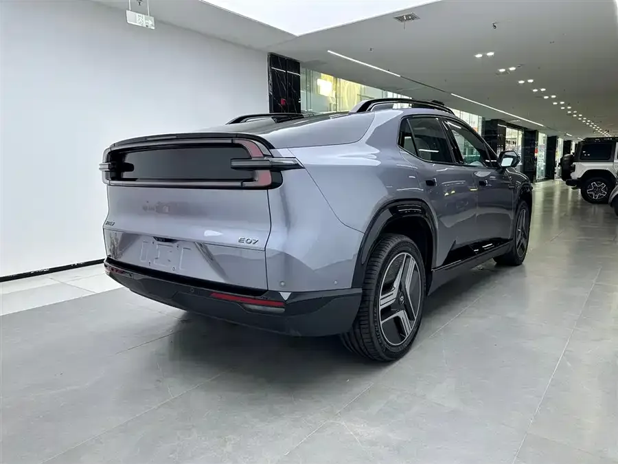 Changan E07 2025 Pure Electric Four-Wheel Drive 90kWh Grand Edition 2025 — миниатюра 2