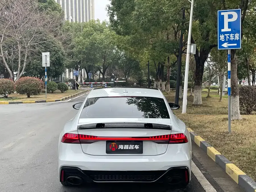 Audi A7 2023 55 TFSI quattro exclusive model 2024 — миниатюра 2