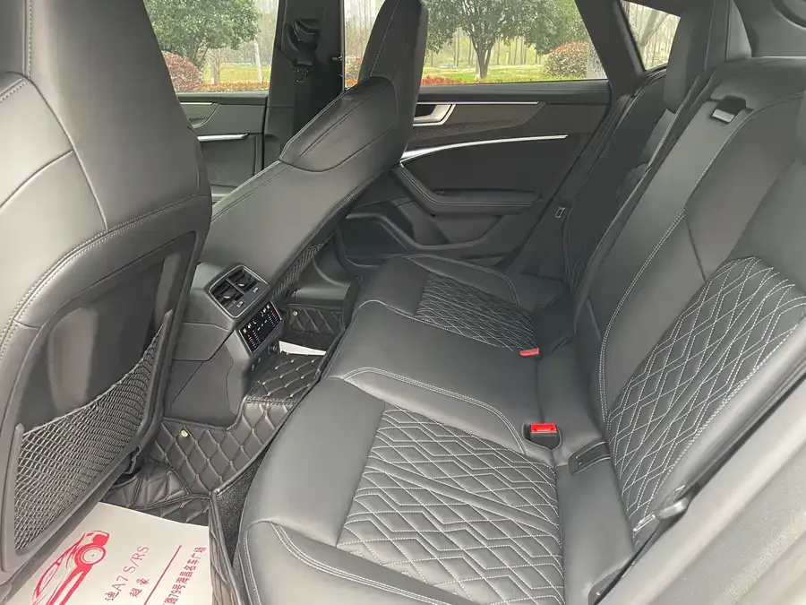 Audi A7 2023 55 TFSI quattro exclusive model 2024 — миниатюра 3