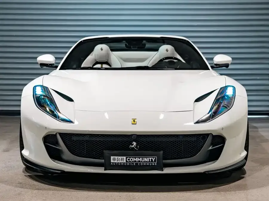Ferrari 812 2023