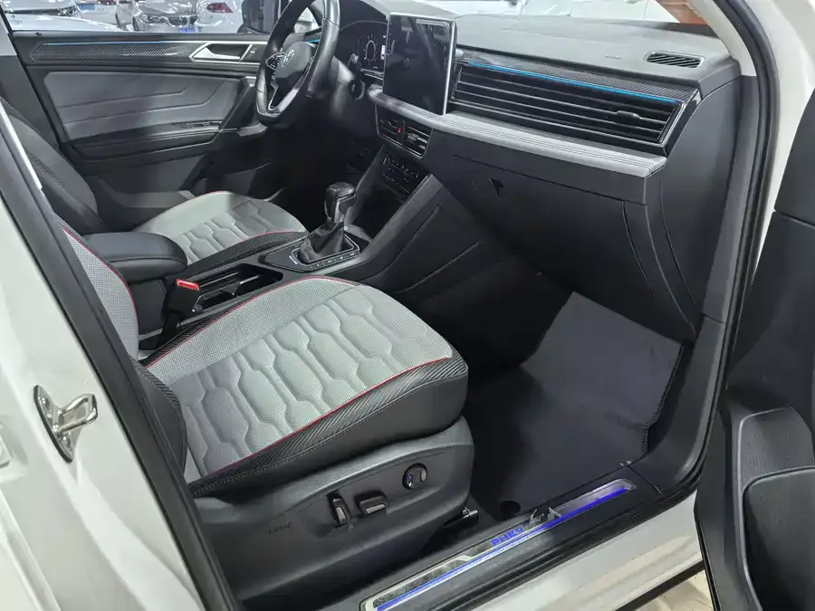 Volkswagen Tiguan L New Energy Tiguan L New Energy 2022 430PHEV Plug-in Hybrid Flagship Edition 2022 — миниатюра 3