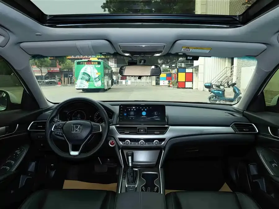 Honda Accord Accord 2022 260TURBO Deluxe Edition 2023 — миниатюра 2