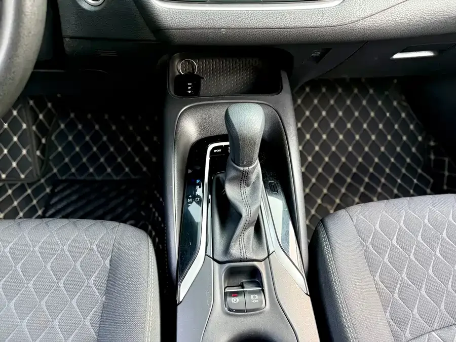 Toyota Allion 2022 Asia Lion 2.0L Elite Edition 2023 — миниатюра 4