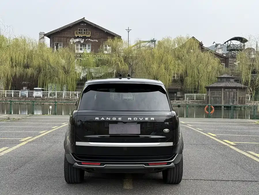 Land Rover Range Rover Range Rover 2024 3.0 L6 400PS Genesis Extended Edition 2024 — миниатюра 2