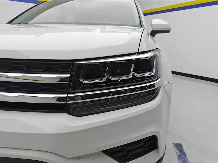 Volkswagen Tiguan (Tharu) 2021 Tuyue 280TSI 2WD Fashion Edition 2022 — миниатюра 2