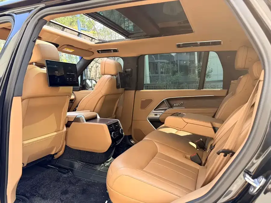 Land Rover Range Rover Range Rover 2023 3.0 L6 400PS Genesis Extended Edition 2023 — миниатюра 5