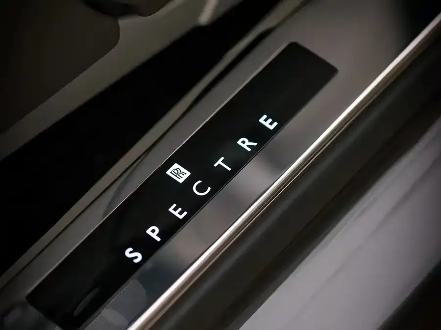 Rolls-Royce Shining Shining 2024 Standard Model 2025 — миниатюра 5