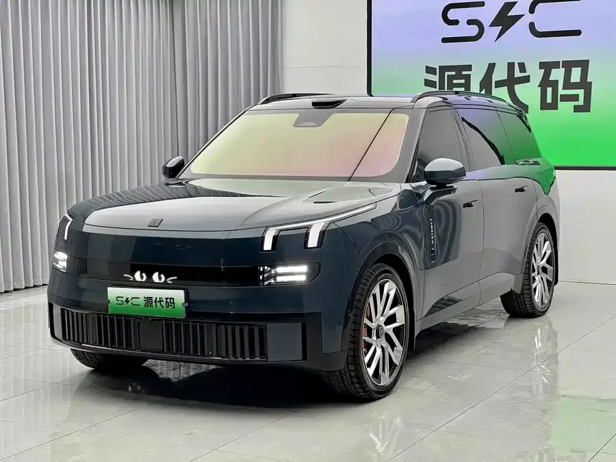 Lynk & Co 900 2025