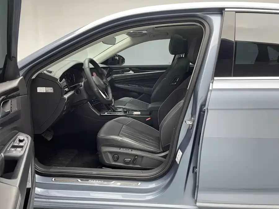 Volkswagen Passat Passat 2022 330TSI Deluxe Edition 2022 — миниатюра 3