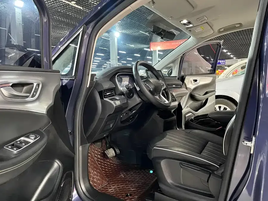 Roewe iMAX8 Roewe iMAX8 2023 400TGI Premium Edition 2023 — миниатюра 4
