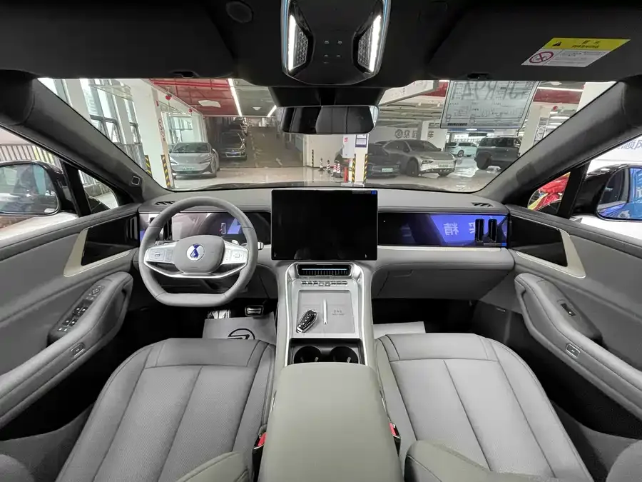 BYD N8L Denza N8L 2025 Premium Edition 2025 — миниатюра 3