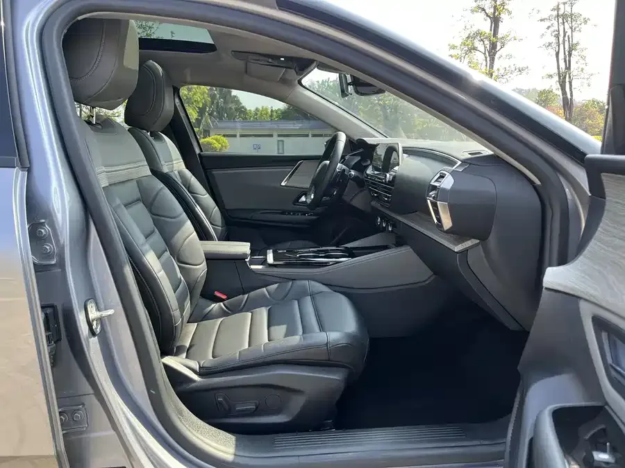 Citroen Versailles C5 X Versailles C5 X 2023 1.6T enjoys extraordinary benefits 2024 — миниатюра 5