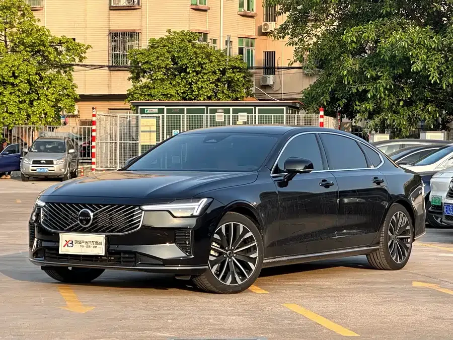 Volvo S90 2025