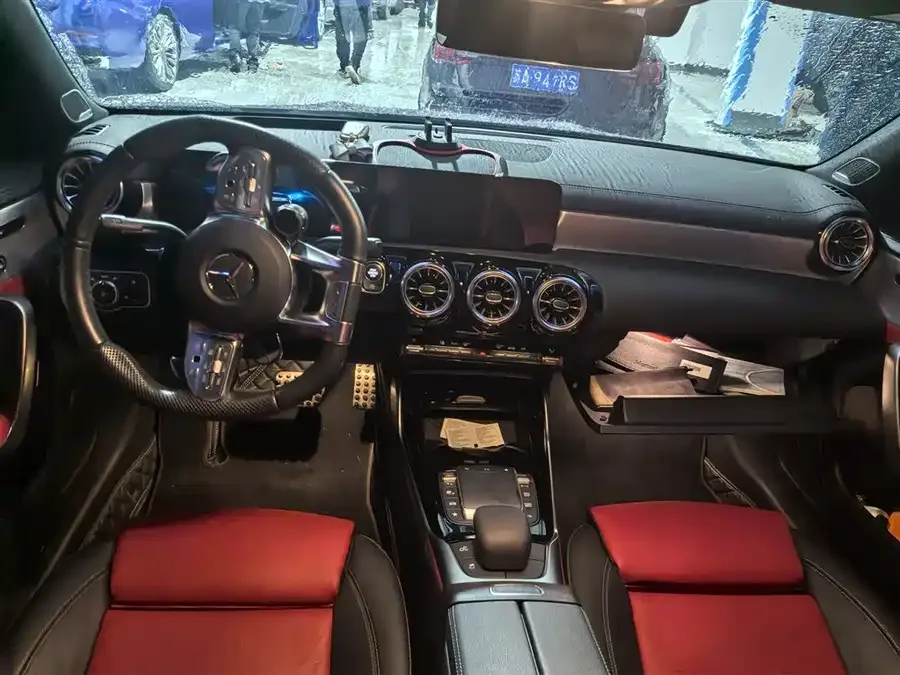 Mercedes-Benz CLA AMG Mercedes-Benz CLA AMG 2023 AMG CLA 35 4MATIC 2023 — миниатюра 4