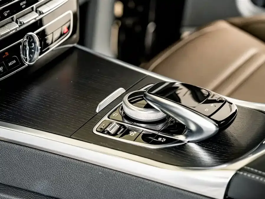 Mercedes-Benz G-rated Mercedes-Benz G-Class 2024 G 500 2024 — миниатюра 4