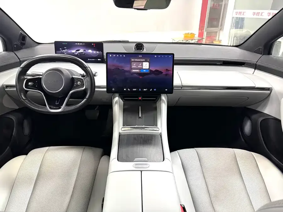 Smart world S7 Zhijie S7 2024 Ultra 4WD Flagship Edition 2024 — миниатюра 4