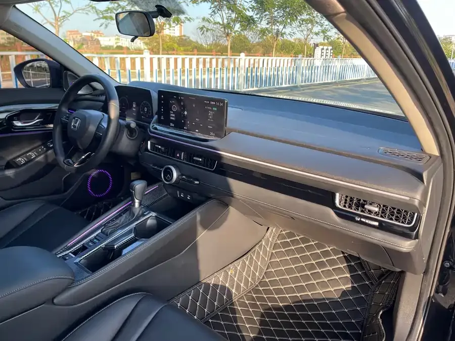 Honda Inspire Insignia 2025 260TURBO Elegant Edition 2025 — миниатюра 4