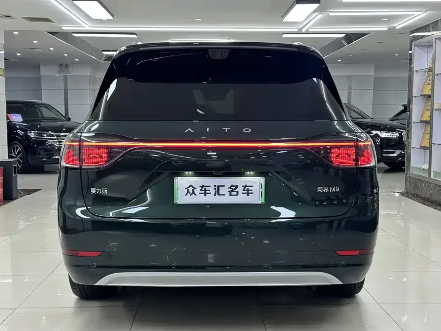 AITO M9 Wenjie M9 2025 Extended Range Max Edition 52kWh 6-Seater (192-line LiDAR) 2025 — миниатюра 2