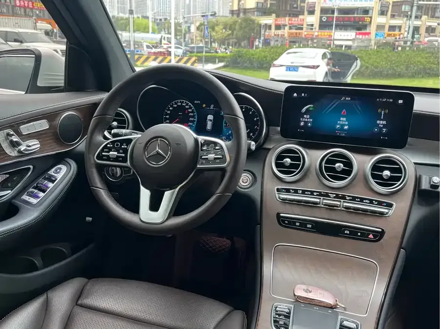 Mercedes-Benz GLC-Class Mercedes-Benz GLC 2022 Model 2 GLC 260 L 4MATIC Luxury Edition 2022 — миниатюра 3