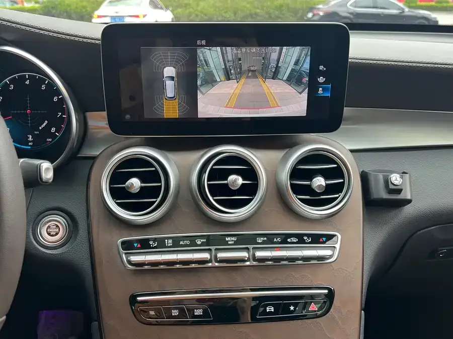 Mercedes-Benz GLC-Class Mercedes-Benz GLC 2022 Model 2 GLC 260 L 4MATIC Luxury Edition 2022 — миниатюра 4
