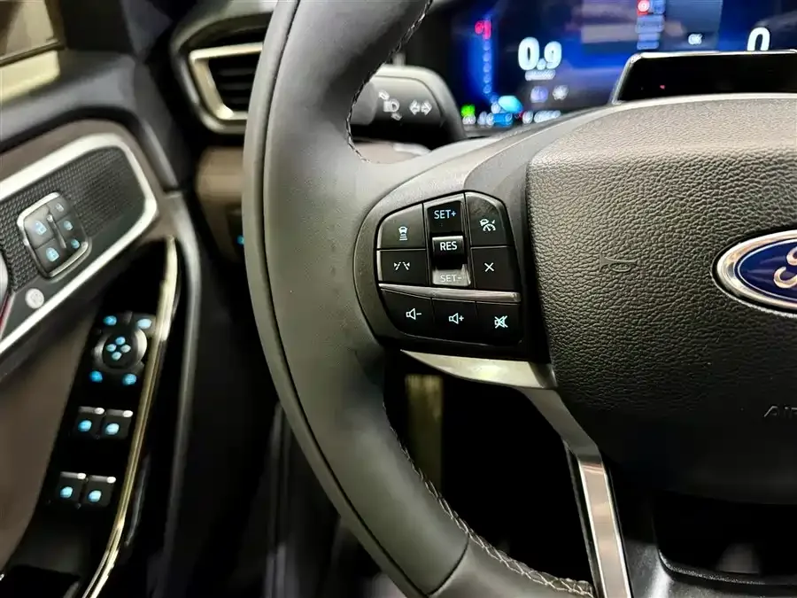 Ford Explorer Explorer 2024 2.3T EcoBoost 4WD Titanium Edition 7 Seaters 2026 — миниатюра 4