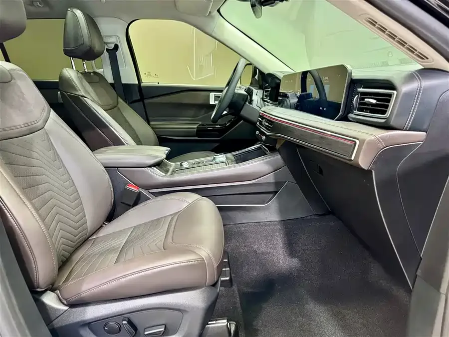 Ford Explorer Explorer 2024 2.3T EcoBoost 4WD Titanium Edition 7 Seaters 2026 — миниатюра 5