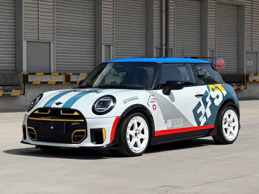 MINI JCW 2025