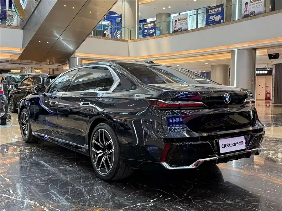 BMW 7 Series BMW 7 Series 2023 735Li M Sport Package 2023 — миниатюра 2