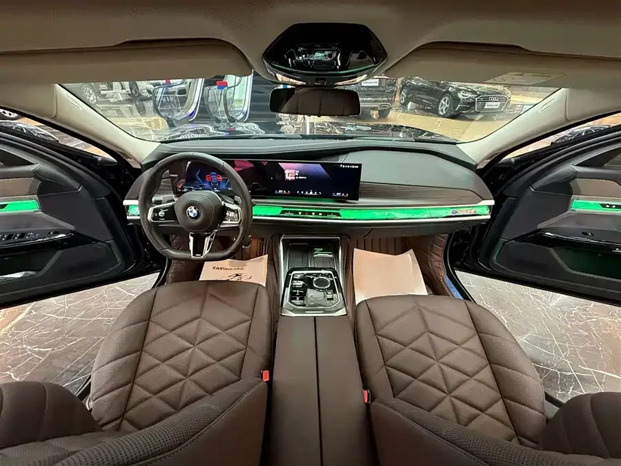 BMW 7 Series BMW 7 Series 2023 735Li M Sport Package 2023 — миниатюра 3