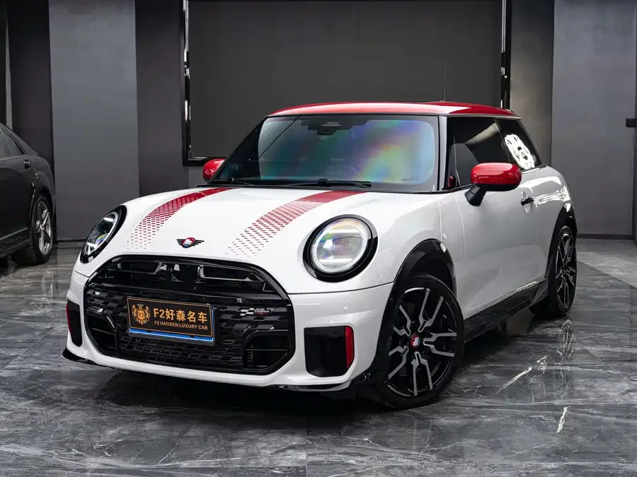 MINI JCW 2025