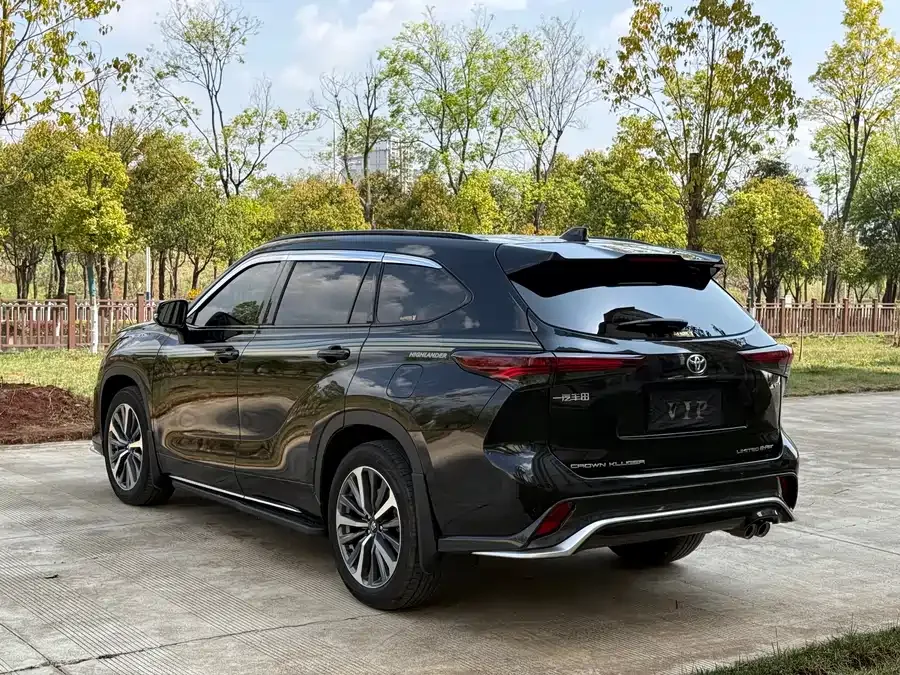 Toyota Crown Land 2026 Toyota Crown Land Cruiser 2.5L HEV 4WD Flagship Edition 2026 — миниатюра 3