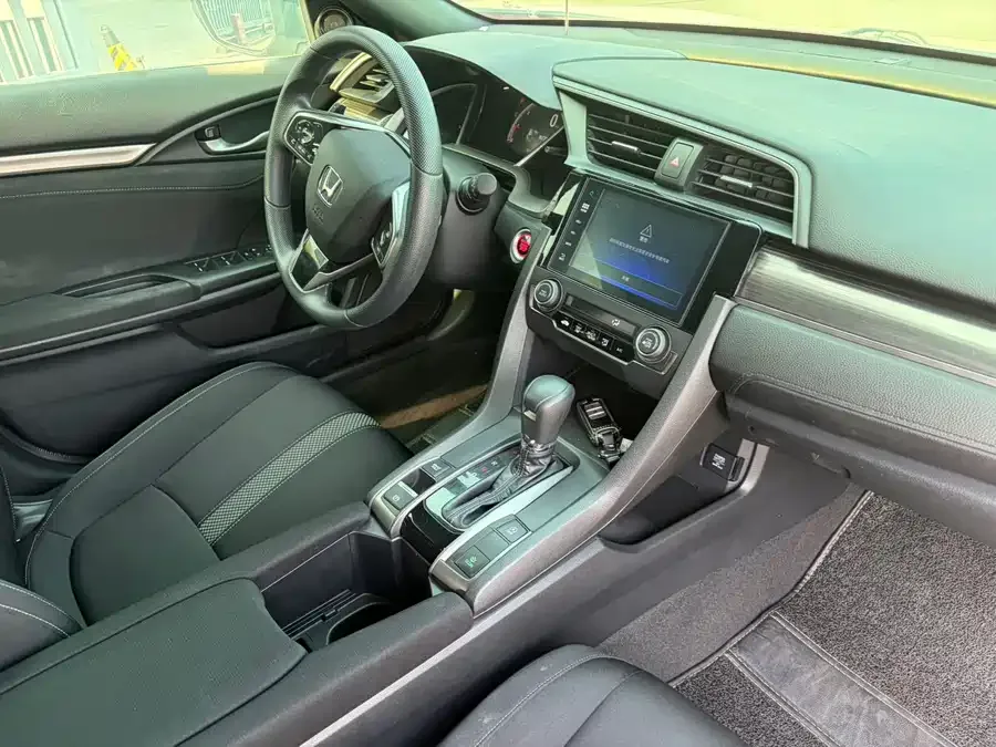 Honda CIVIC Civic 2021 HATCHBACK 220TURBO CVT New Control 2022 — миниатюра 5