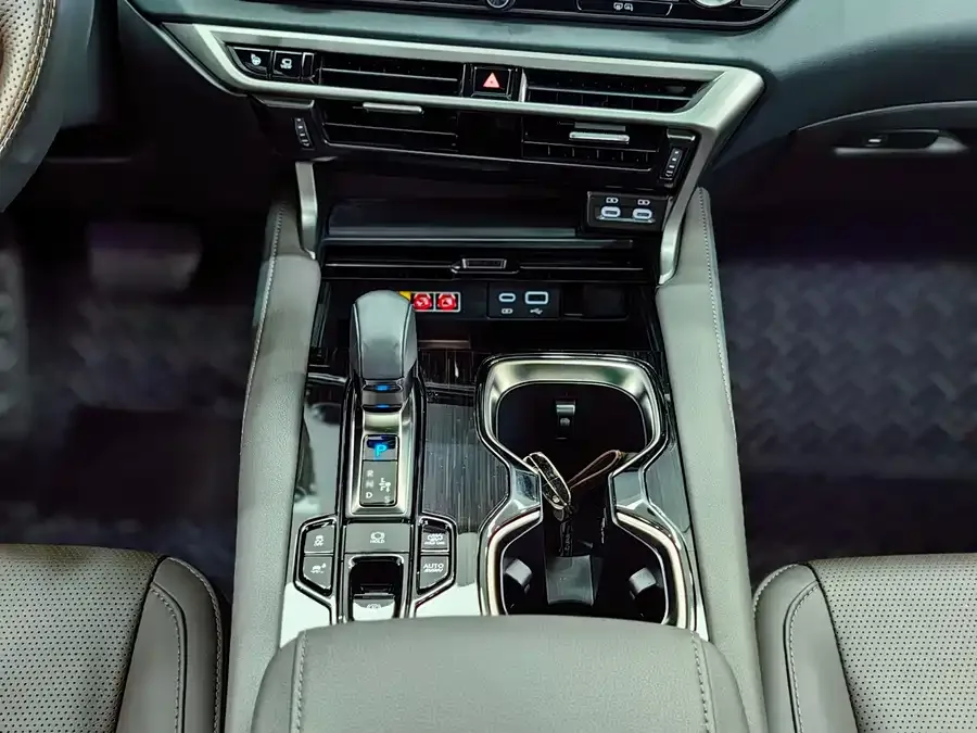 Lexus RX New Energy 2023 450h+ 4WD Enjoy Edition 2023 — миниатюра 3