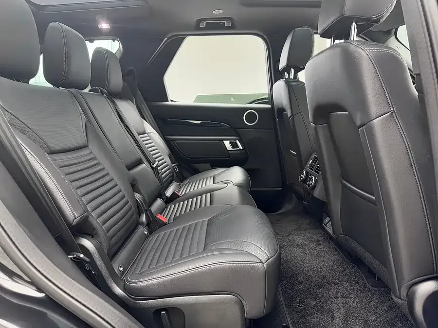 Land Rover finds Discover the 2025 360PS S 2025 — миниатюра 3