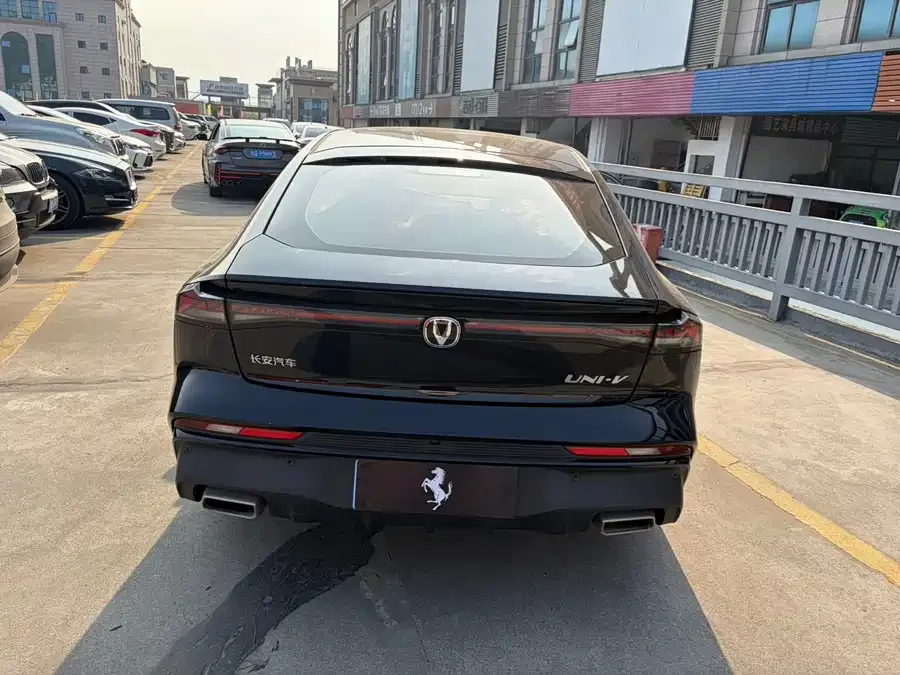 Changan UNI-V Changan UNI-V 2024 1.5T Premium Edition 2025 — миниатюра 2